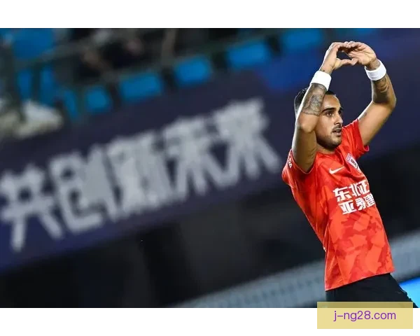 莱昂纳多连续两季火力全开荣膺中超银靴奖 浙江队锋线核心再创辉煌